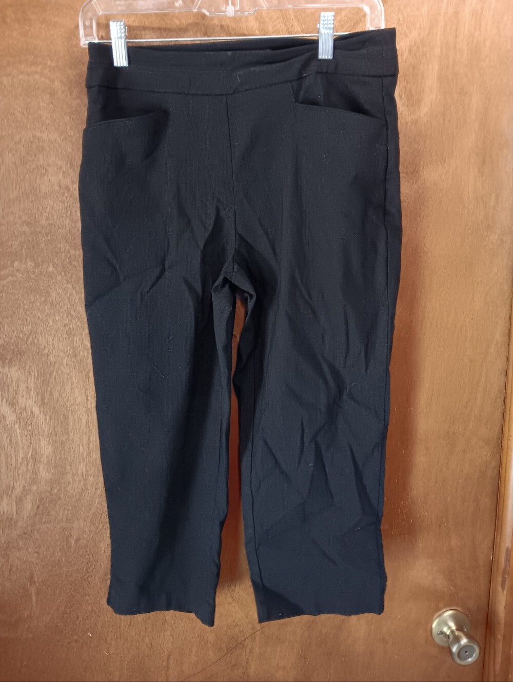 Jenna Rose Black Pull-On Capri Straight Leg Pants